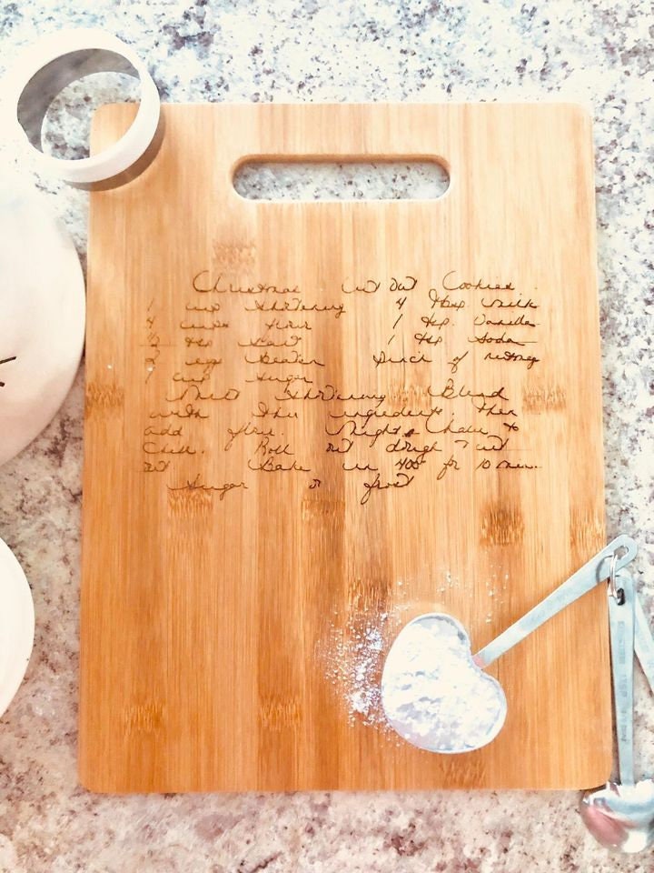 Handwritten recipe personalized cutting board - turn your recipes into forever memories - heartfelt gifts for mom and grandma - Christmas