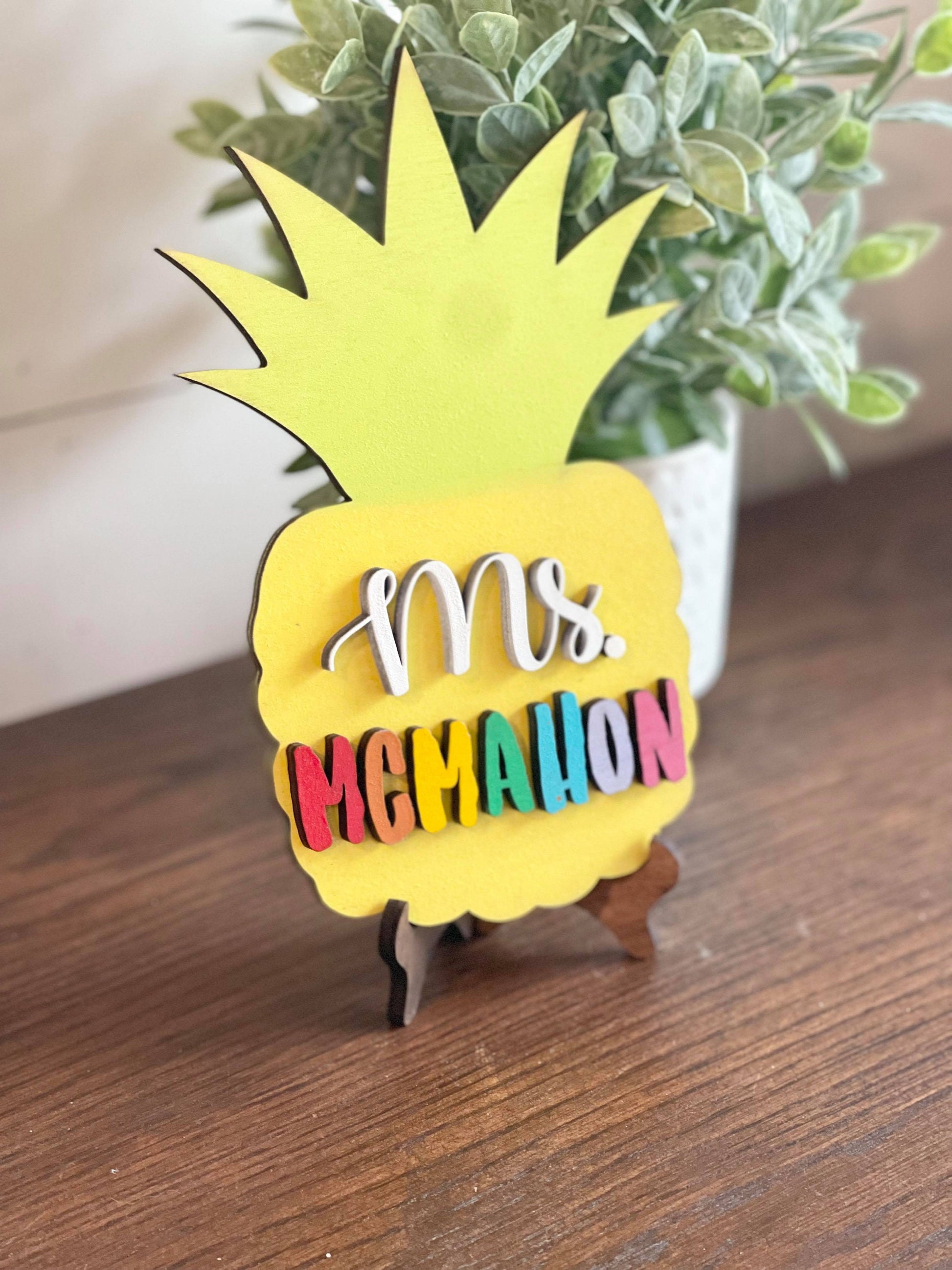 Pineapple Name Sign - Pineapple Teacher Name Plate - Pineapple Classroom - Pineapple Classroom Decor - Tropical Classroom - Pineapple Teach