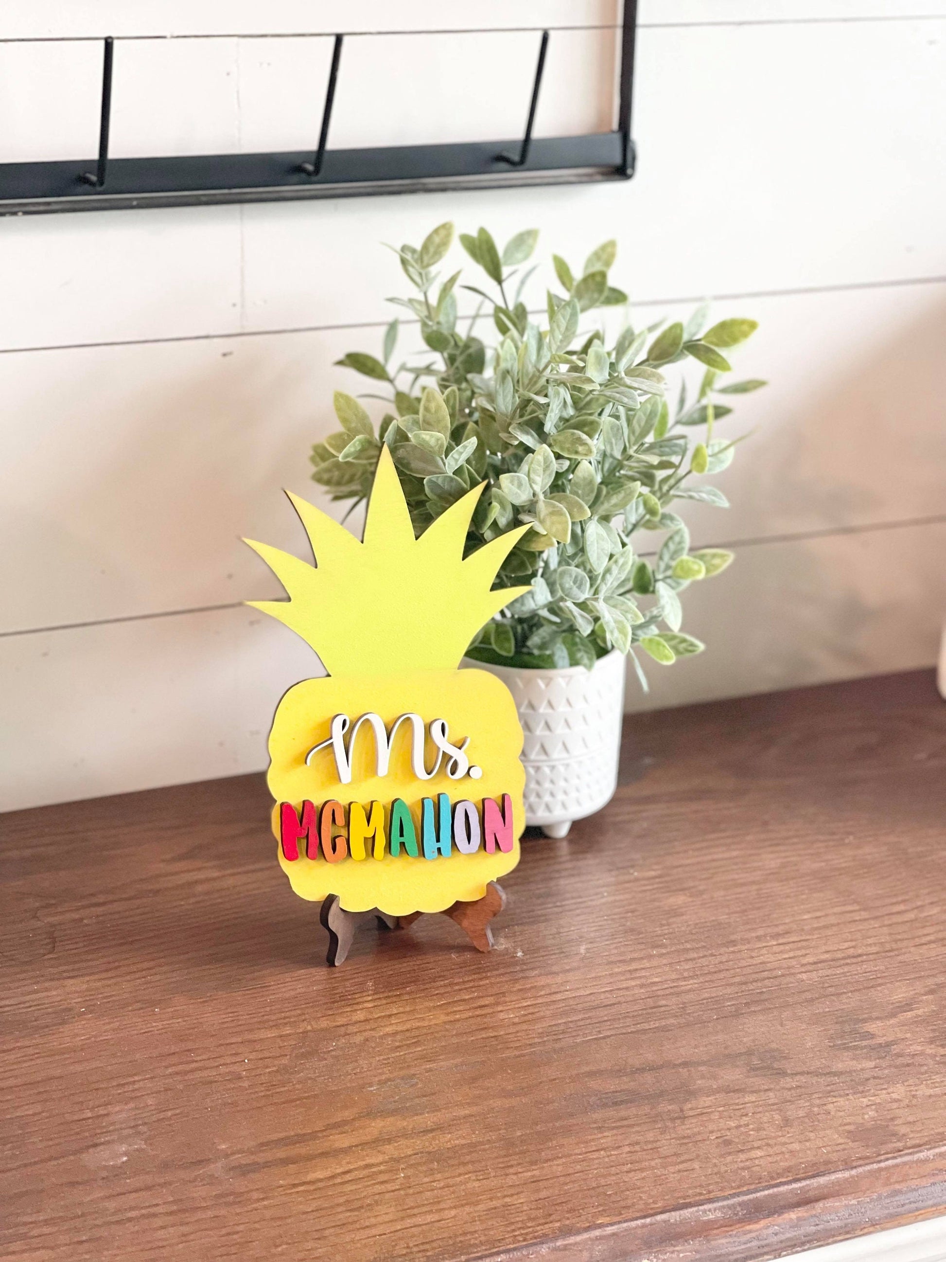 Pineapple Name Sign - Pineapple Teacher Name Plate - Pineapple Classroom - Pineapple Classroom Decor - Tropical Classroom - Pineapple Teach