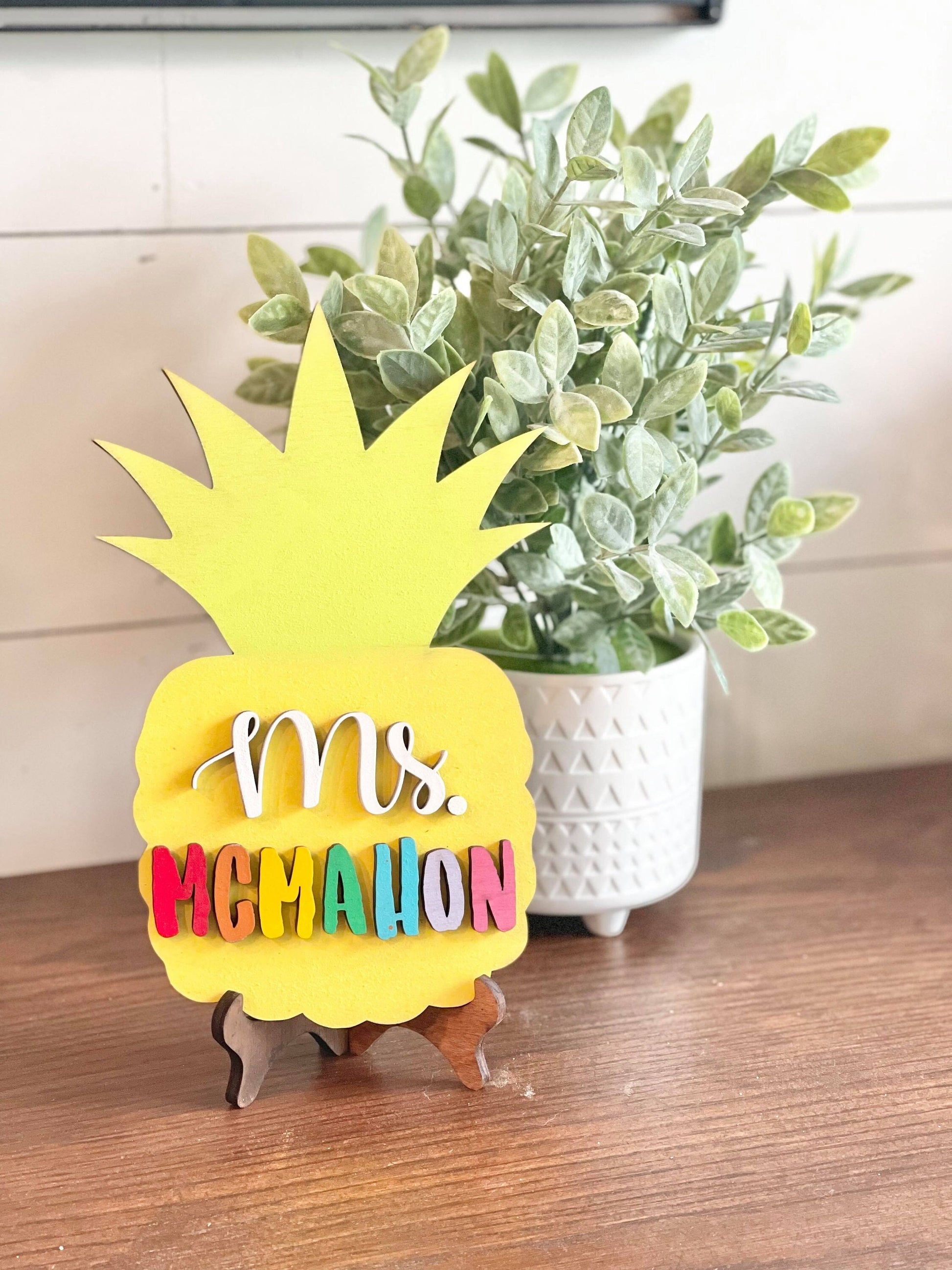 Pineapple Name Sign - Pineapple Teacher Name Plate - Pineapple Classroom - Pineapple Classroom Decor - Tropical Classroom - Pineapple Teach